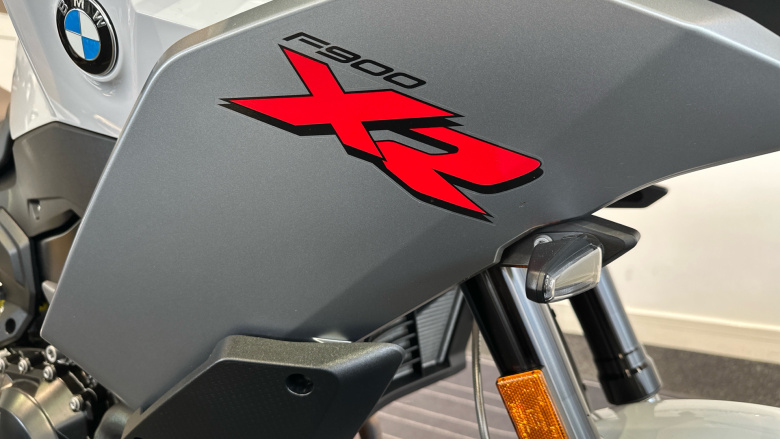 BMW F900 XR